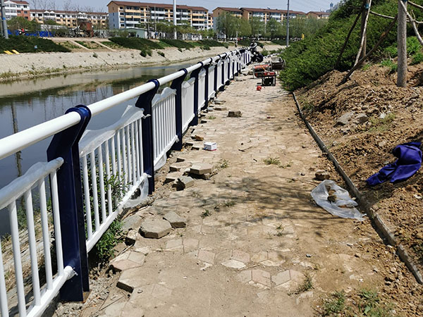 河道護欄